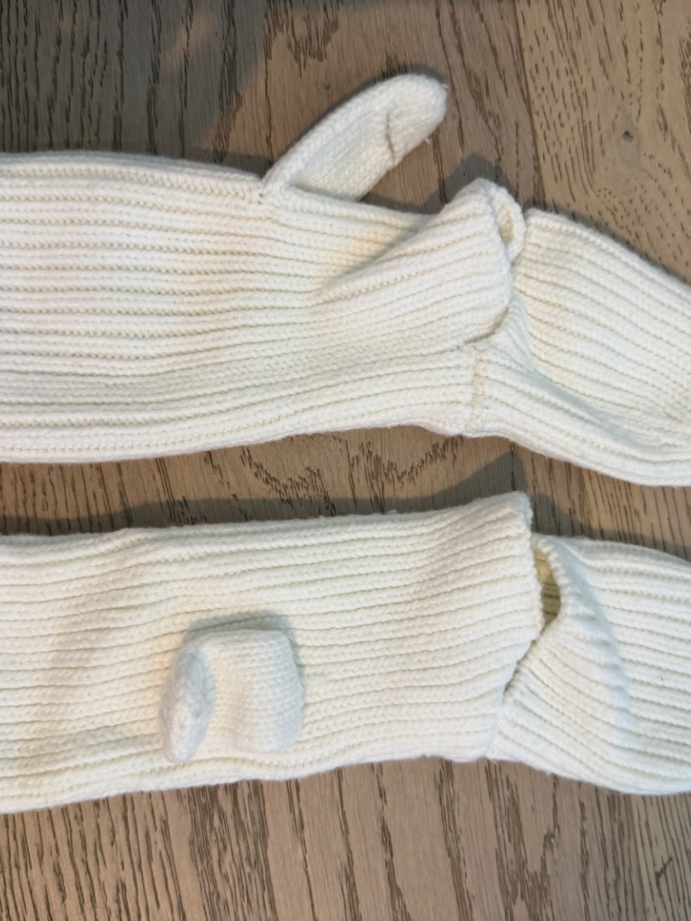 UGG Cream Ribbed Knit Convertible Mittens / Fingerless Gloves - Picture 3 of 3